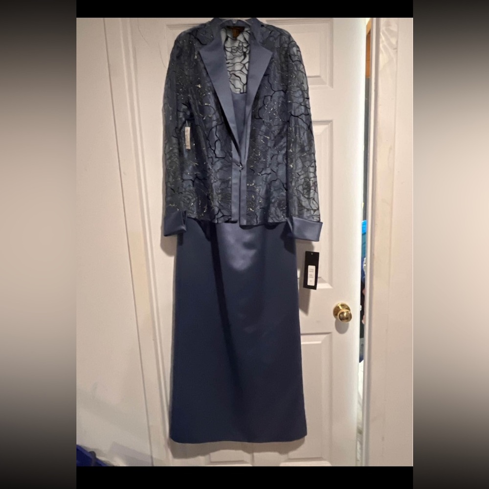 Elegant Blue Women's Evening Gown